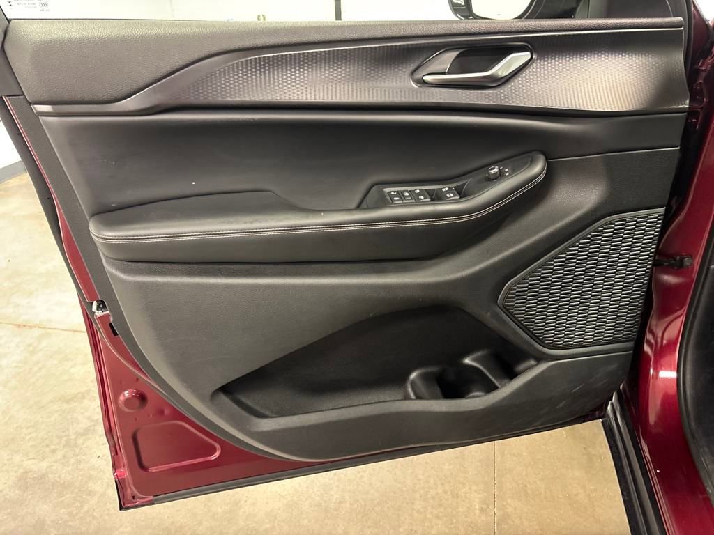 2023 Jeep Grand Cherokee Altitude photo 15