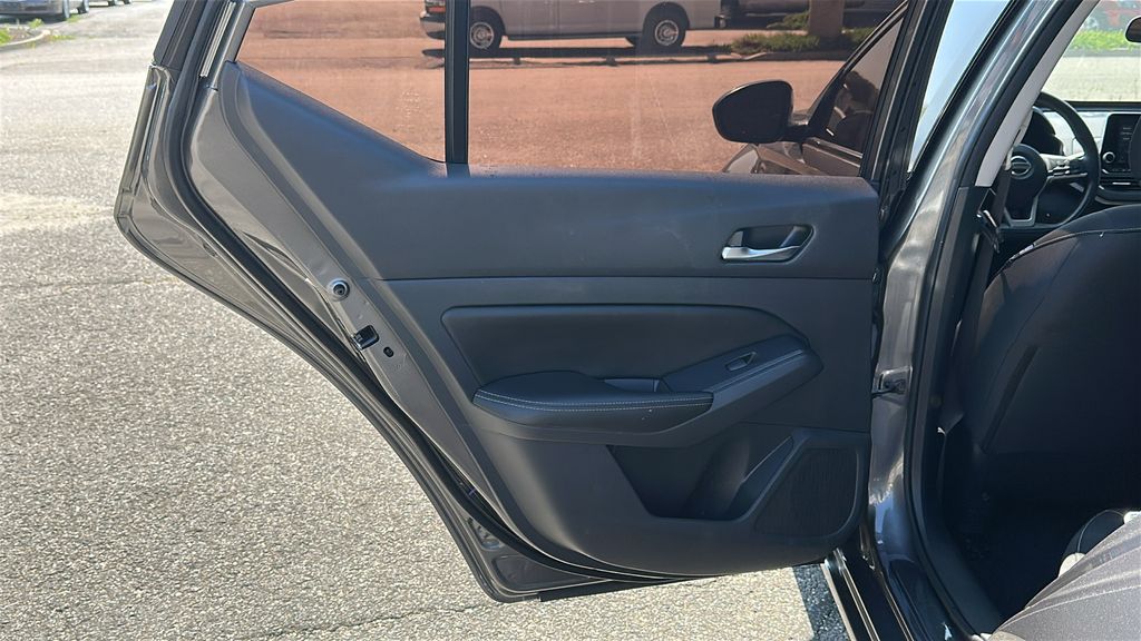 2022 Nissan Altima 2.5 SV photo 18