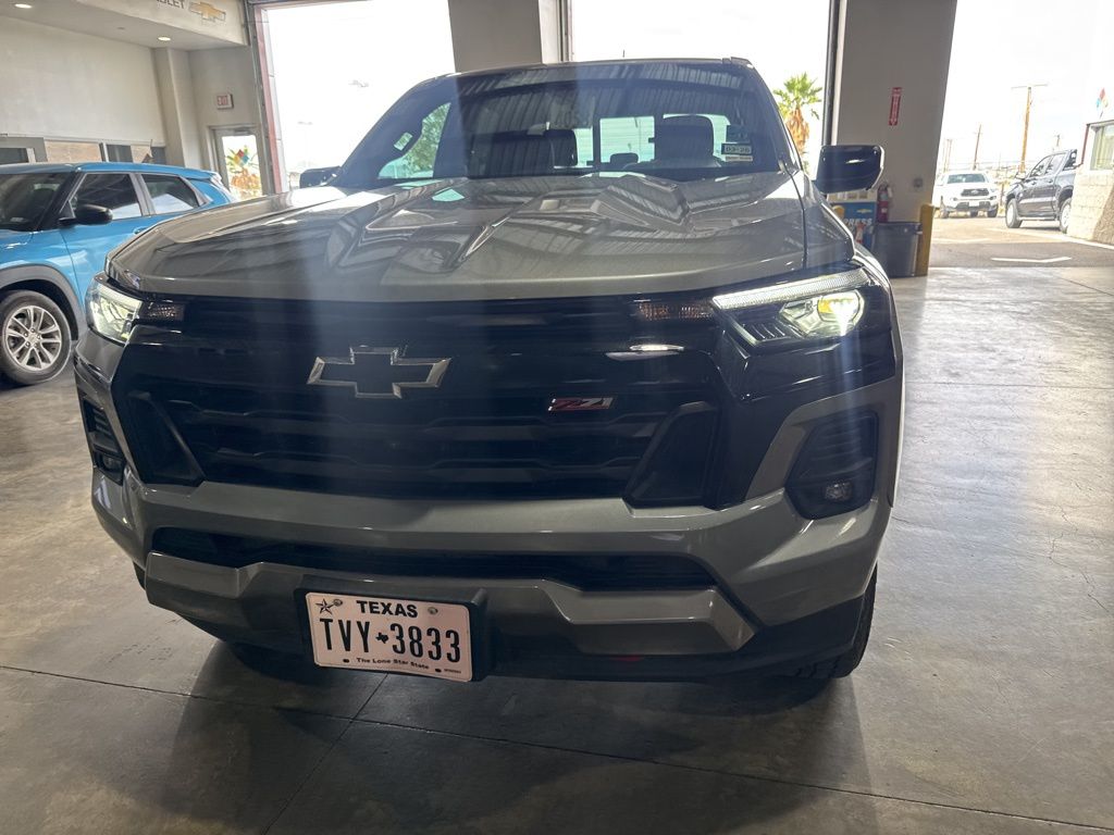 2024 Chevrolet Colorado Z71 photo 2