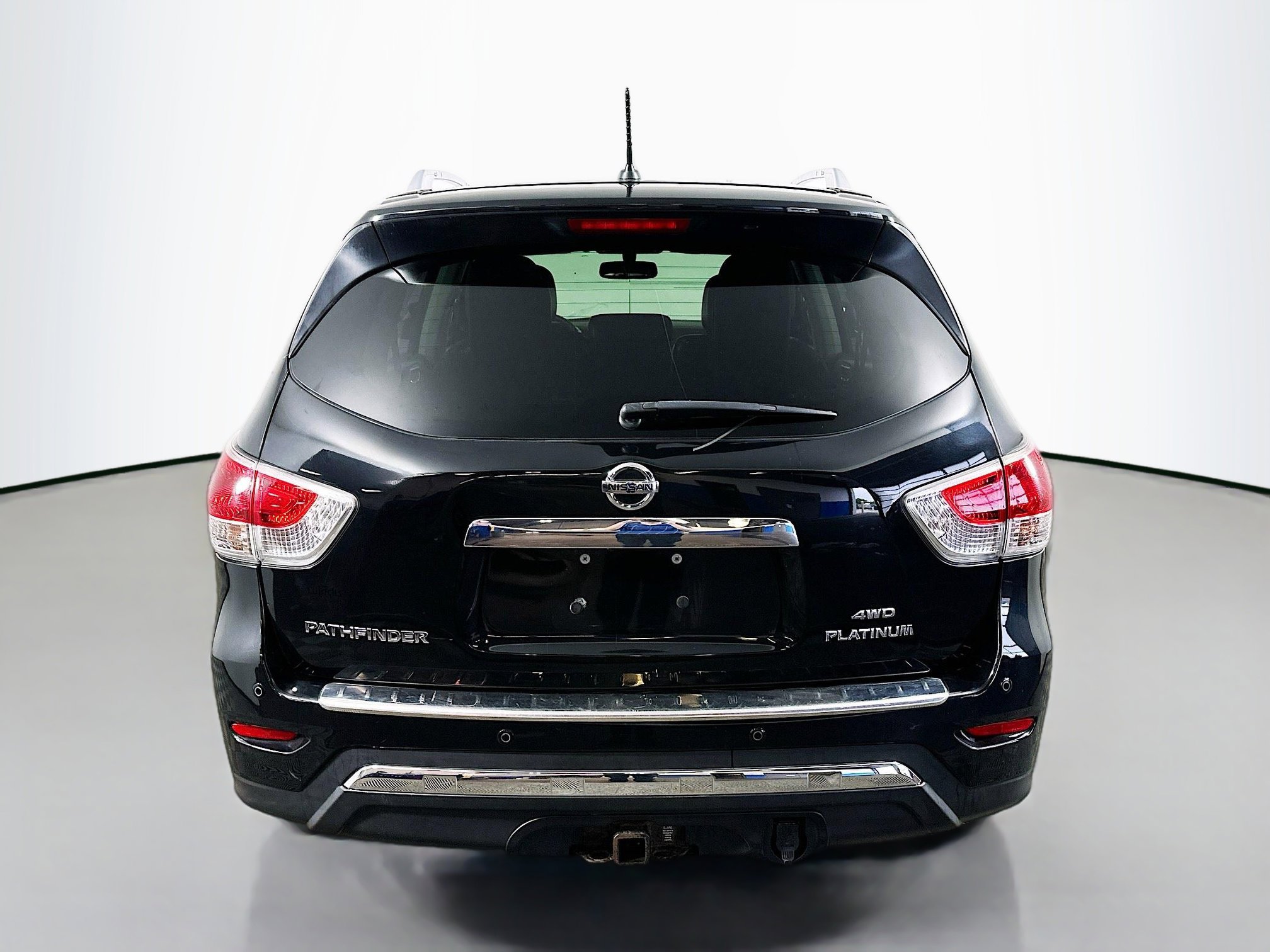 2015 Nissan Pathfinder Platinum photo 5