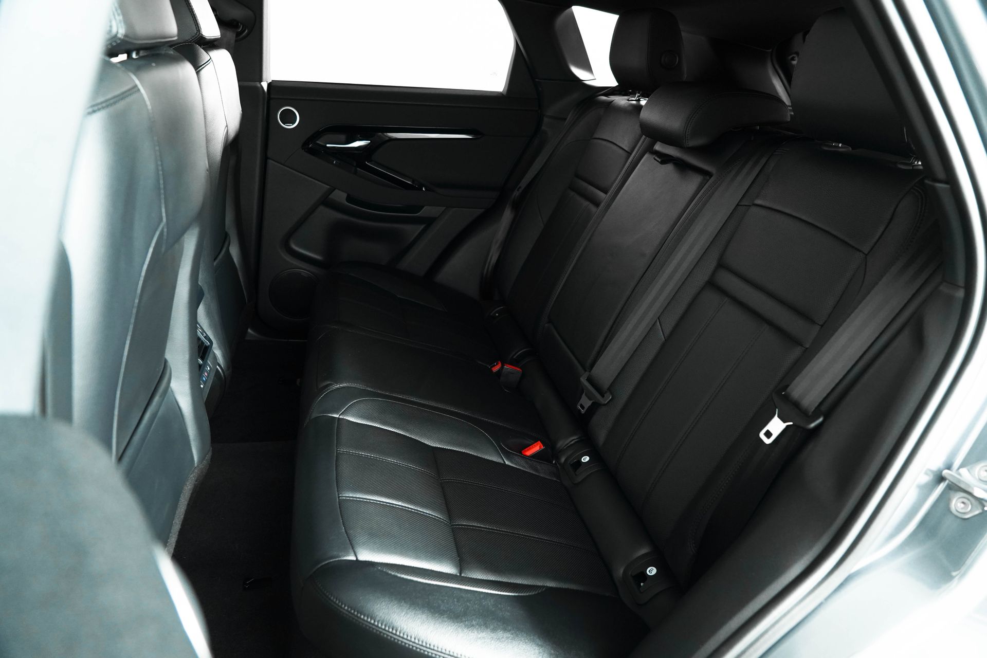 2025 Land Rover Range Rover Evoque S photo 16