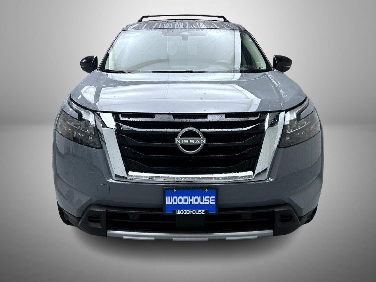 2025 Nissan Pathfinder Platinum photo 2