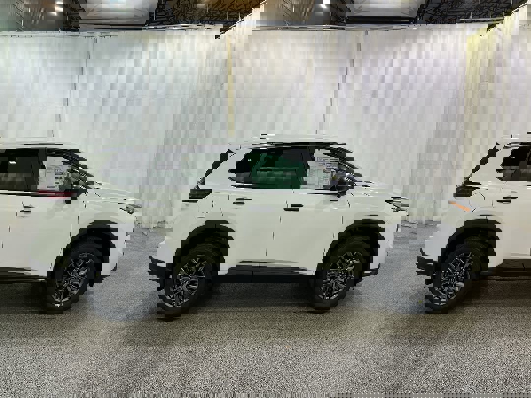 2026 Nissan Rogue S photo 2