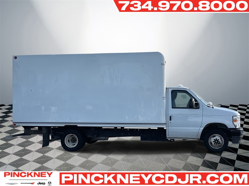 2024 Ford E-Series Cutaway Base's photo