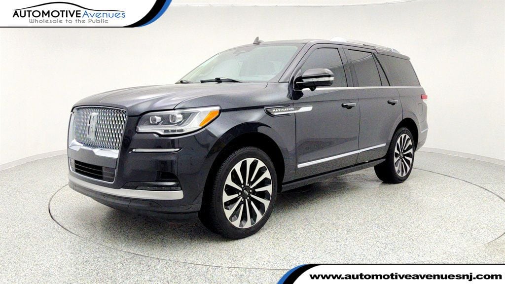 2022 Lincoln Navigator Reserve's photo