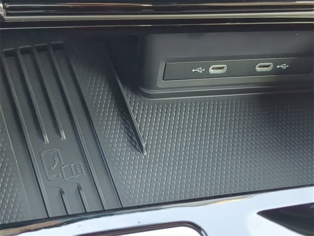 2026 Volkswagen Atlas Cross Sport SE Technology photo 23