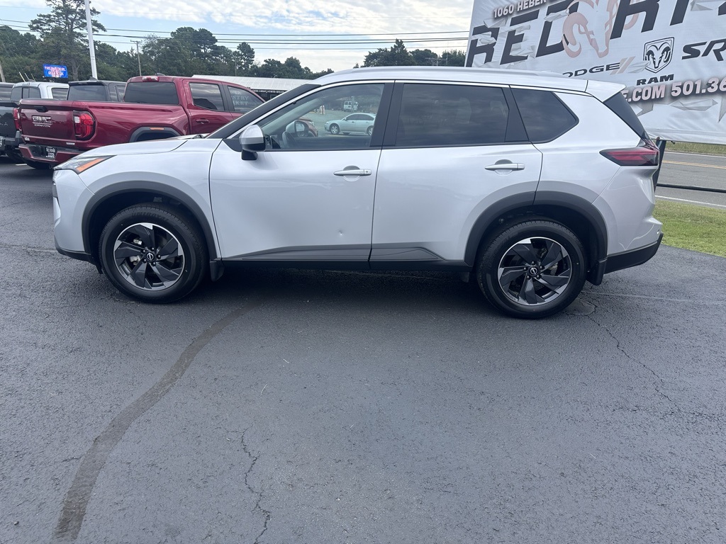 2024 Nissan Rogue SV photo 18