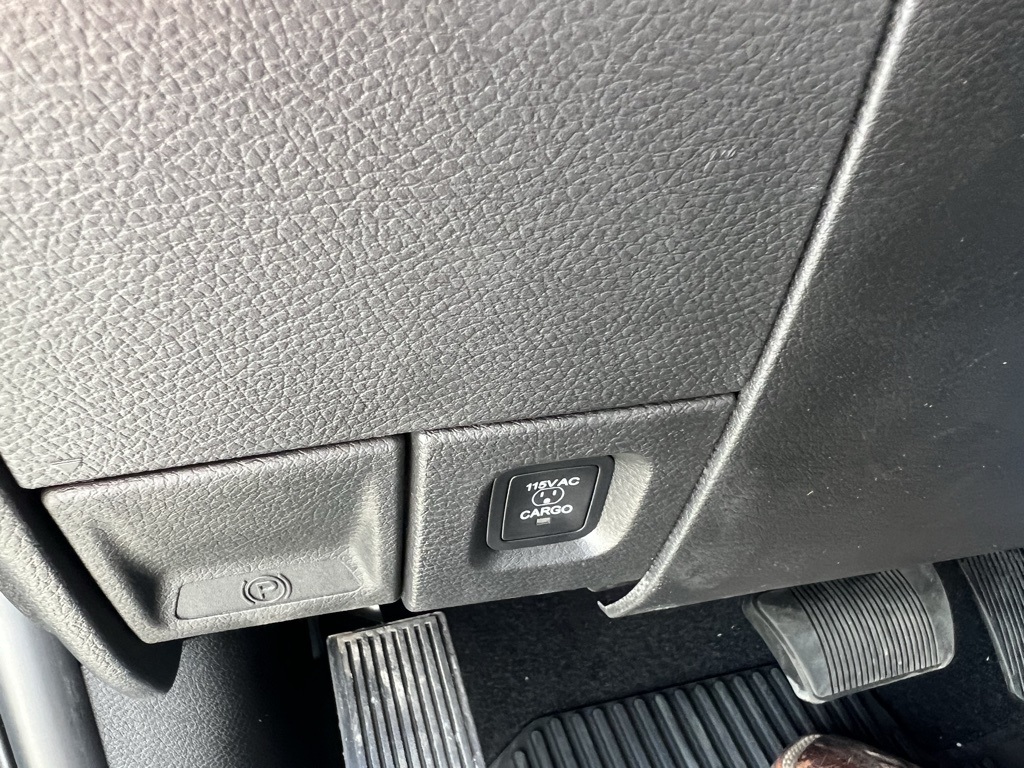2025 Ram 3500 Laramie photo 33