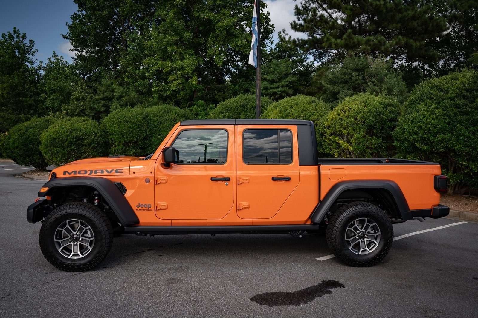 2025 Jeep Gladiator Mojave photo 5