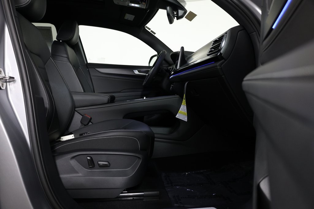 2025 Volkswagen Atlas Cross Sport SEL R-Line photo 2