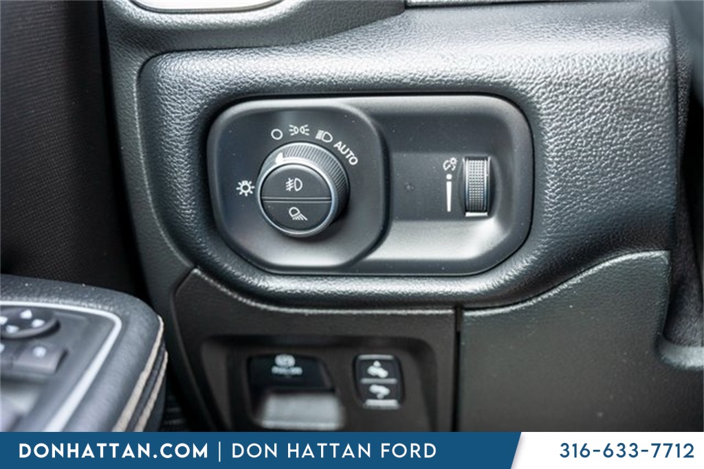 2020 Ram 1500 Rebel photo 14