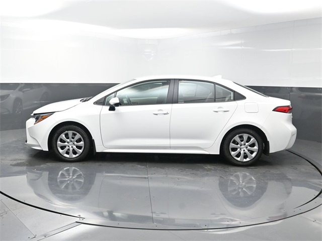 2026 Toyota Corolla LE photo 4