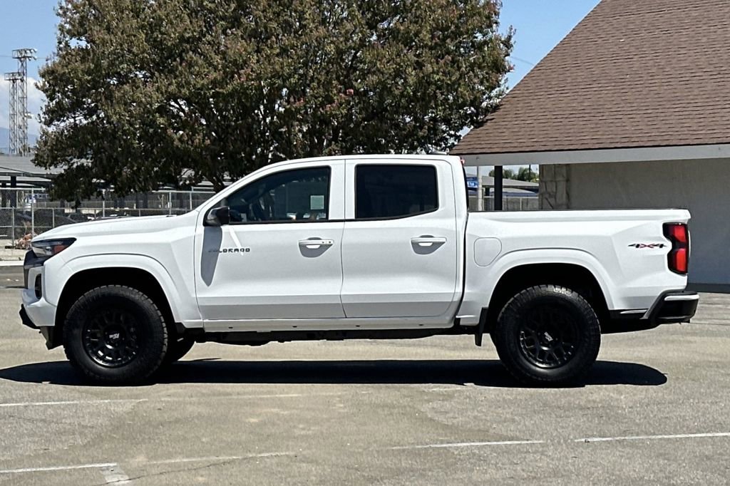 2025 Chevrolet Colorado Work Truck LT photo 7