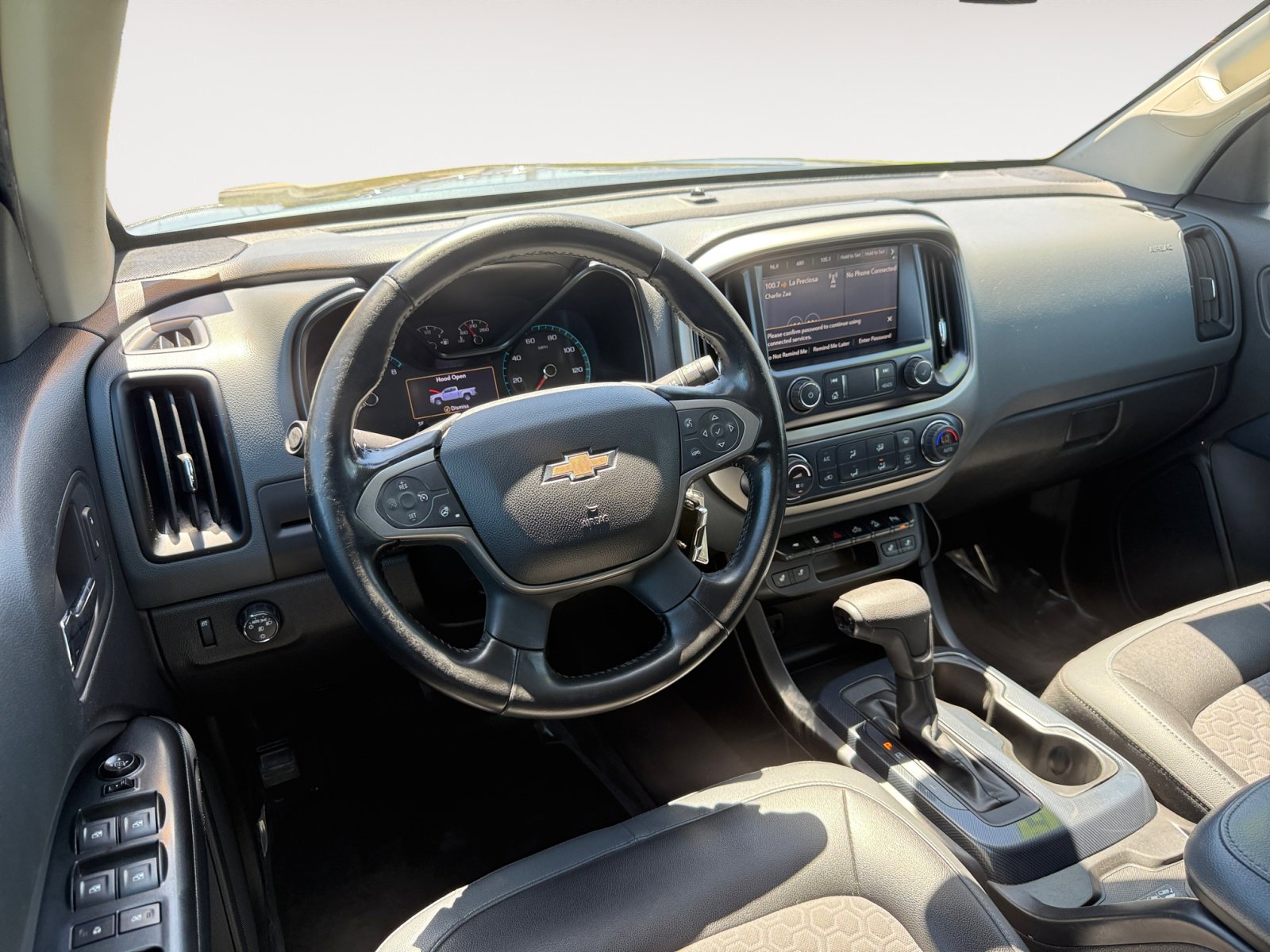 2019 Chevrolet Colorado Z71 photo 15
