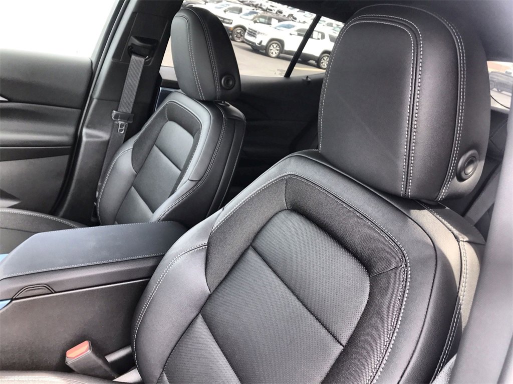 2025 Chevrolet Equinox EV 1LT photo 11