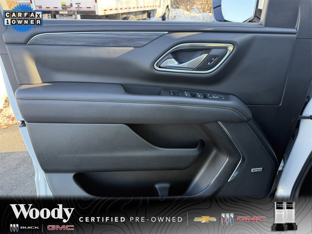 2022 GMC YUKON XL - Image 13