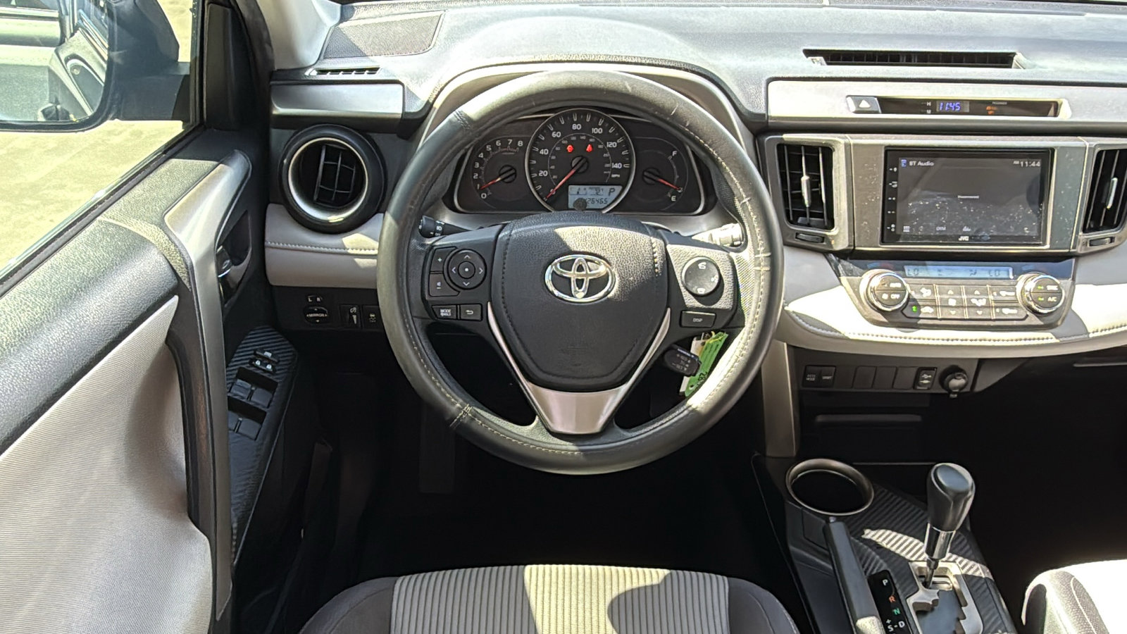 2015 Toyota RAV4 XLE photo 10