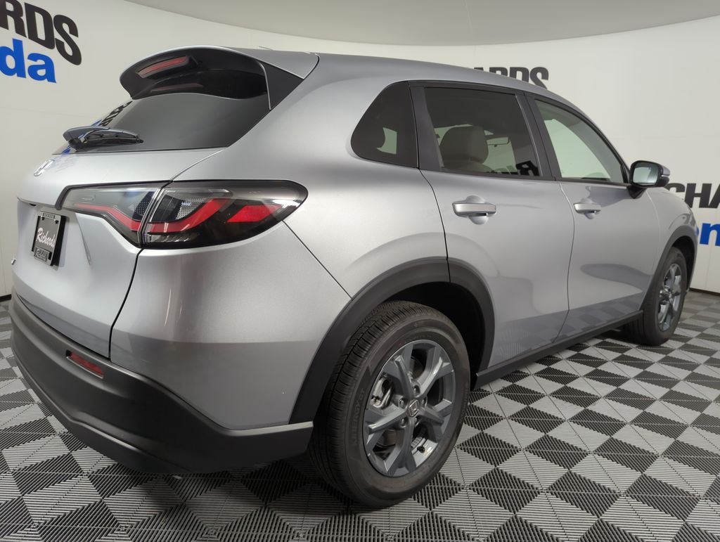 2026 Honda HR-V LX photo 5