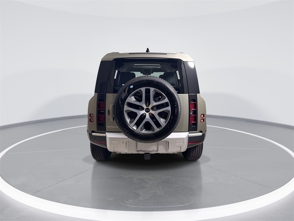 2025 Land Rover Defender 110 S photo 7