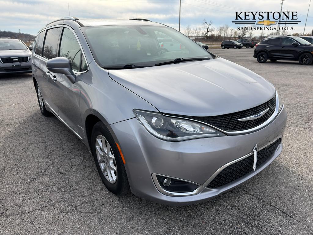 2020 Chrysler Pacifica Touring L's photo