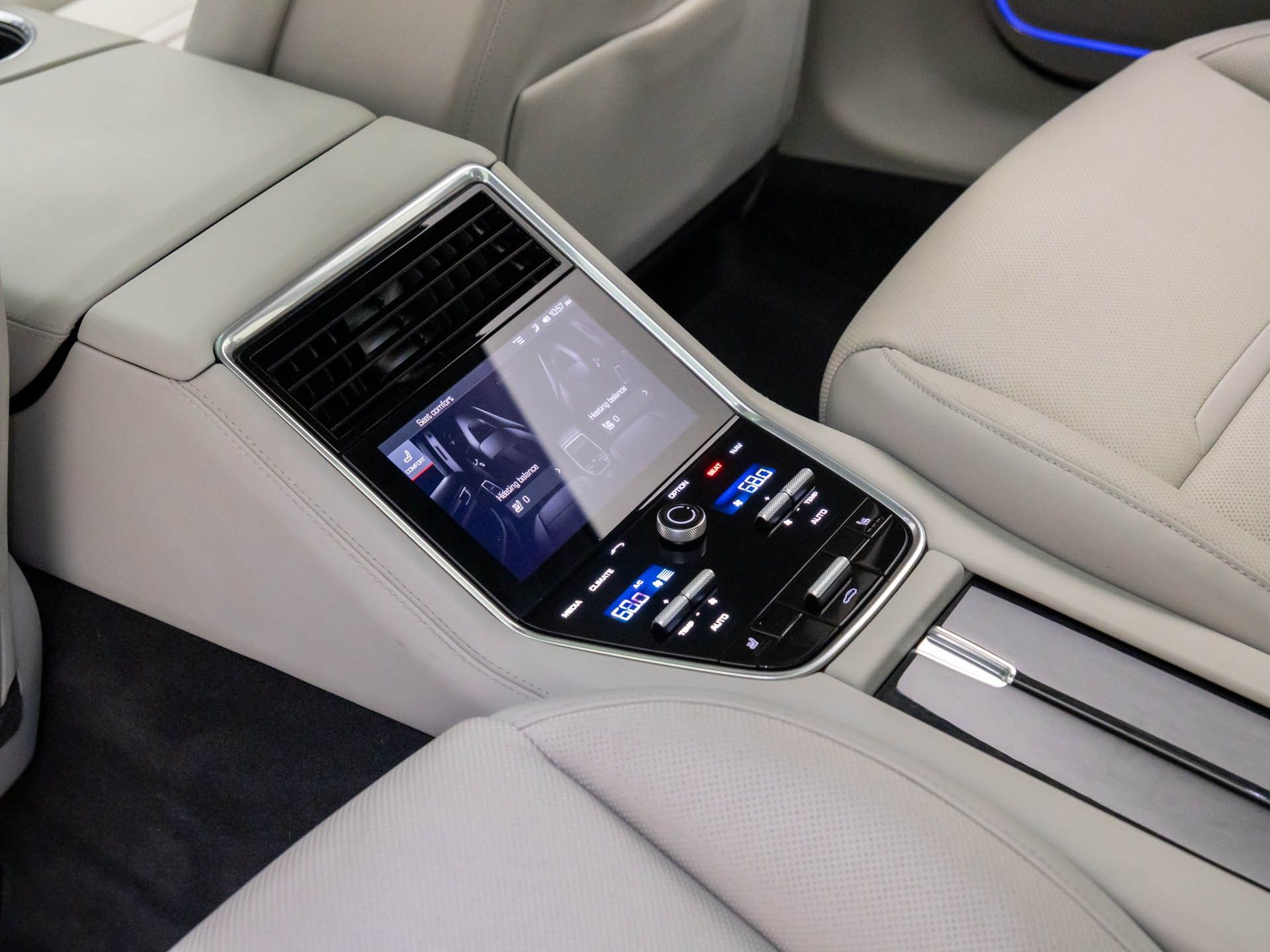 2020 Porsche Panamera 4 photo 18