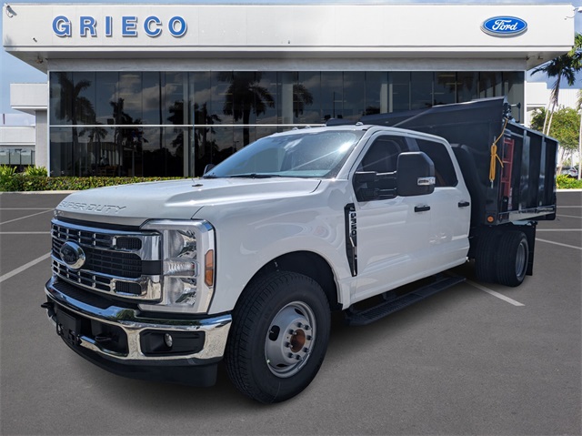 2025 Ford F-350 XL photo 4