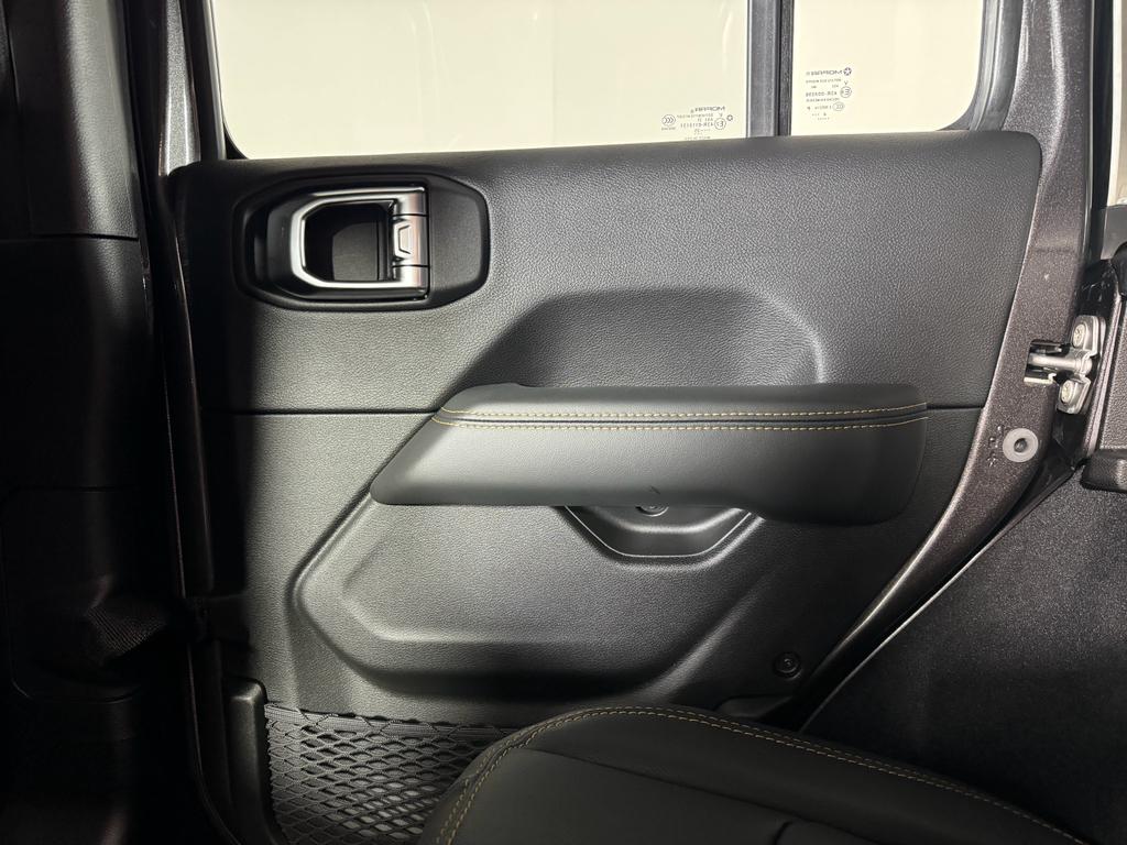 2025 Jeep Wrangler Sahara photo 46