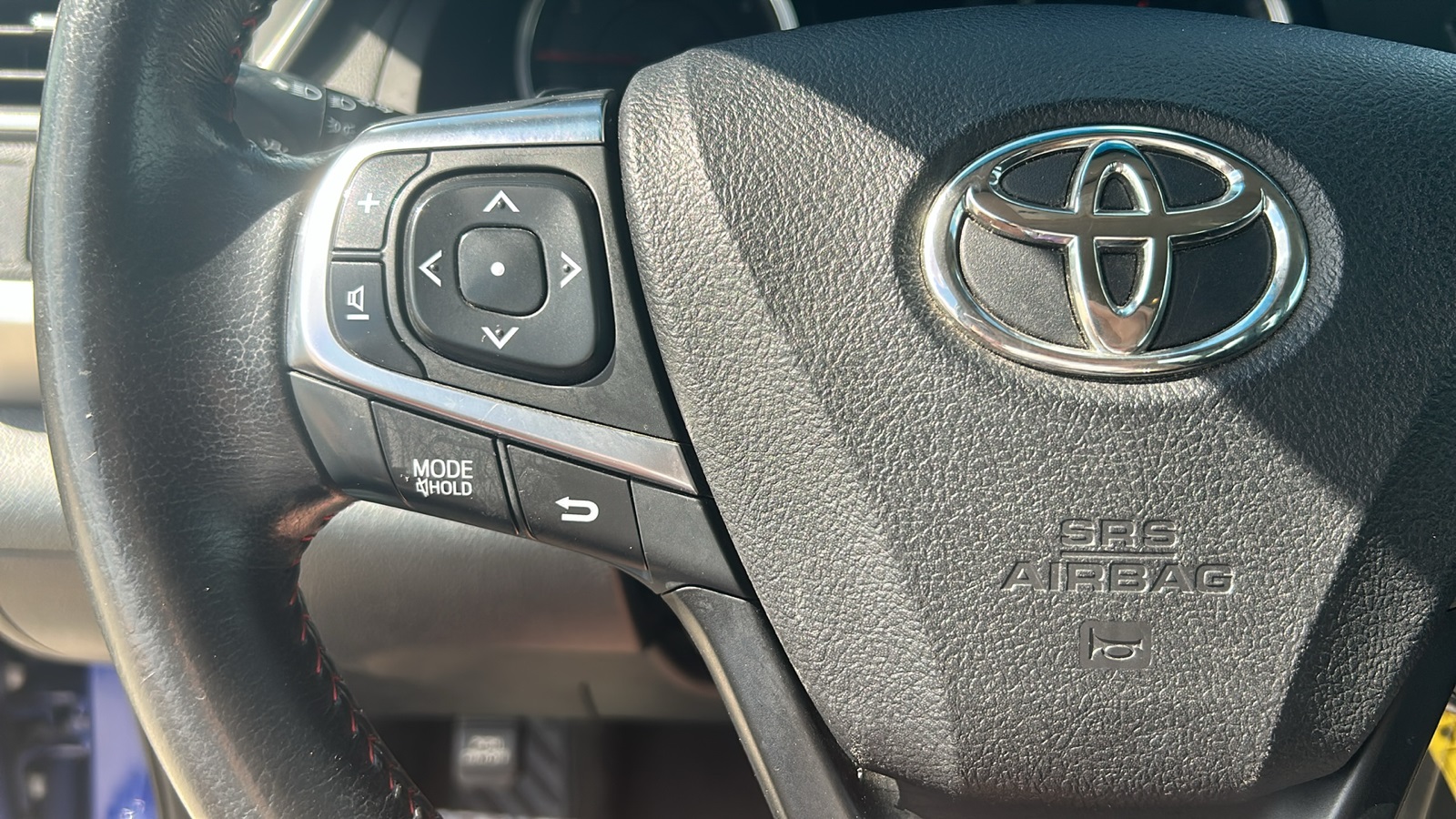 2016 Toyota Camry photo 17