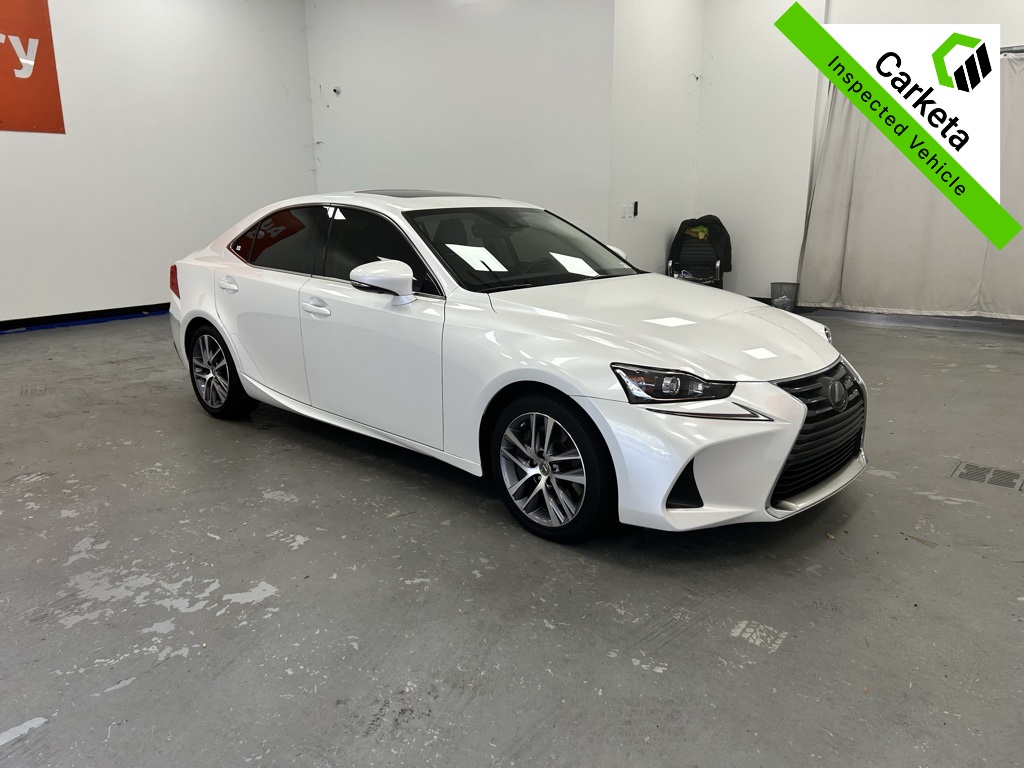 2020 Lexus IS 300's photo