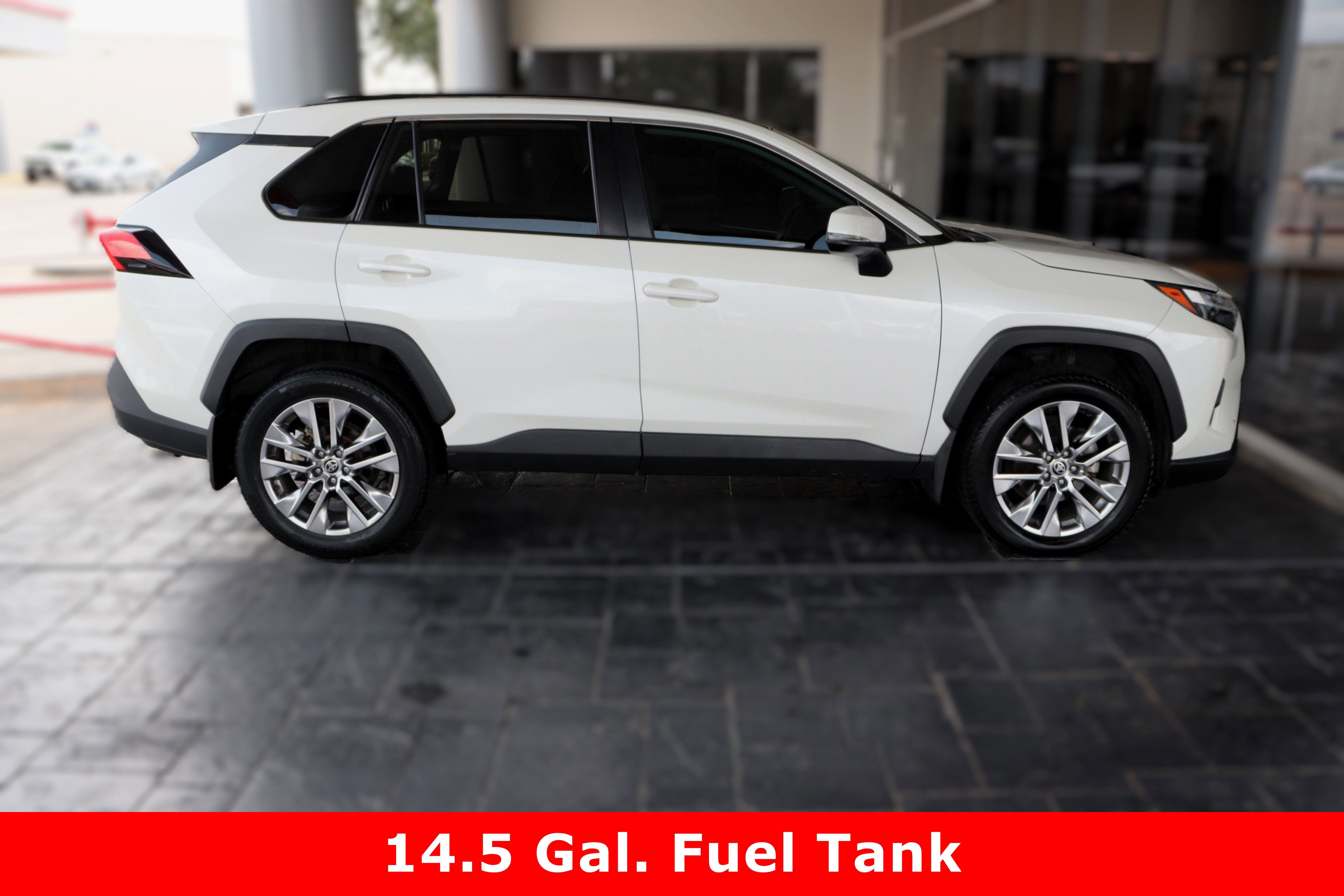 2022 Toyota RAV4 XLE Premium photo 7