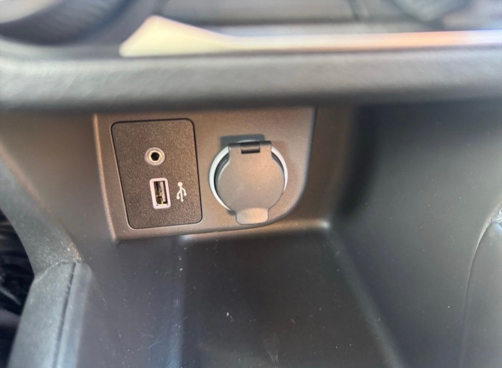 2025 Nissan Kicks Play S photo 15