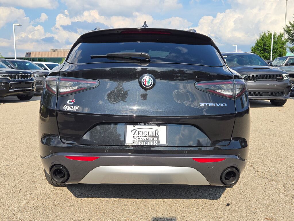 2024 Alfa Romeo Stelvio Ti photo 11