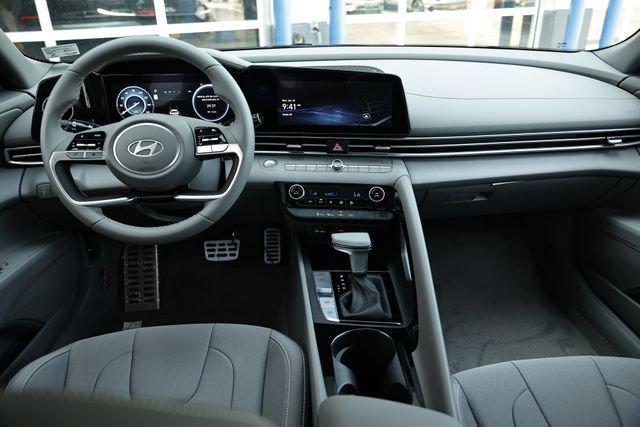 2025 Hyundai Elantra Hybrid SEL Sport photo 9