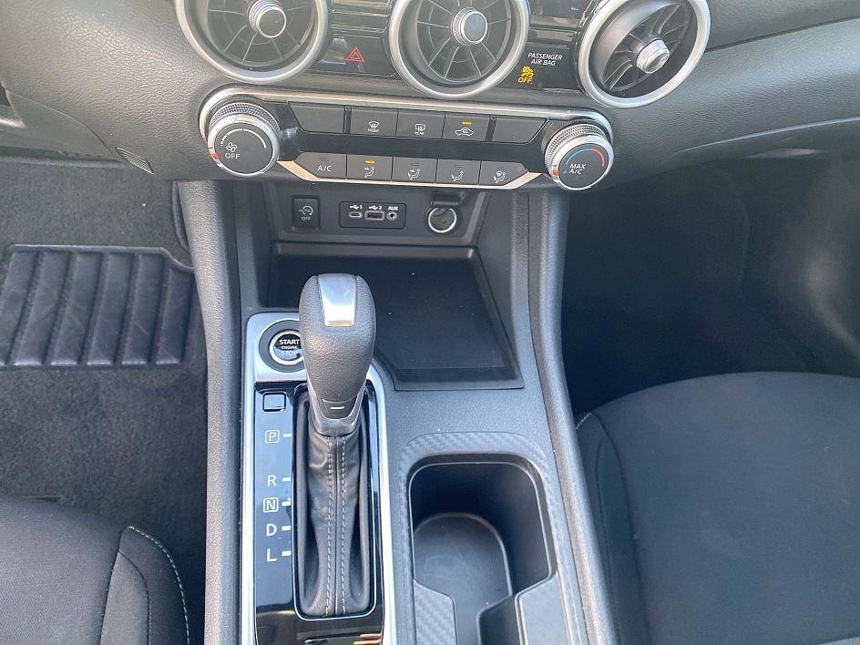 2025 Nissan Sentra SV photo 11