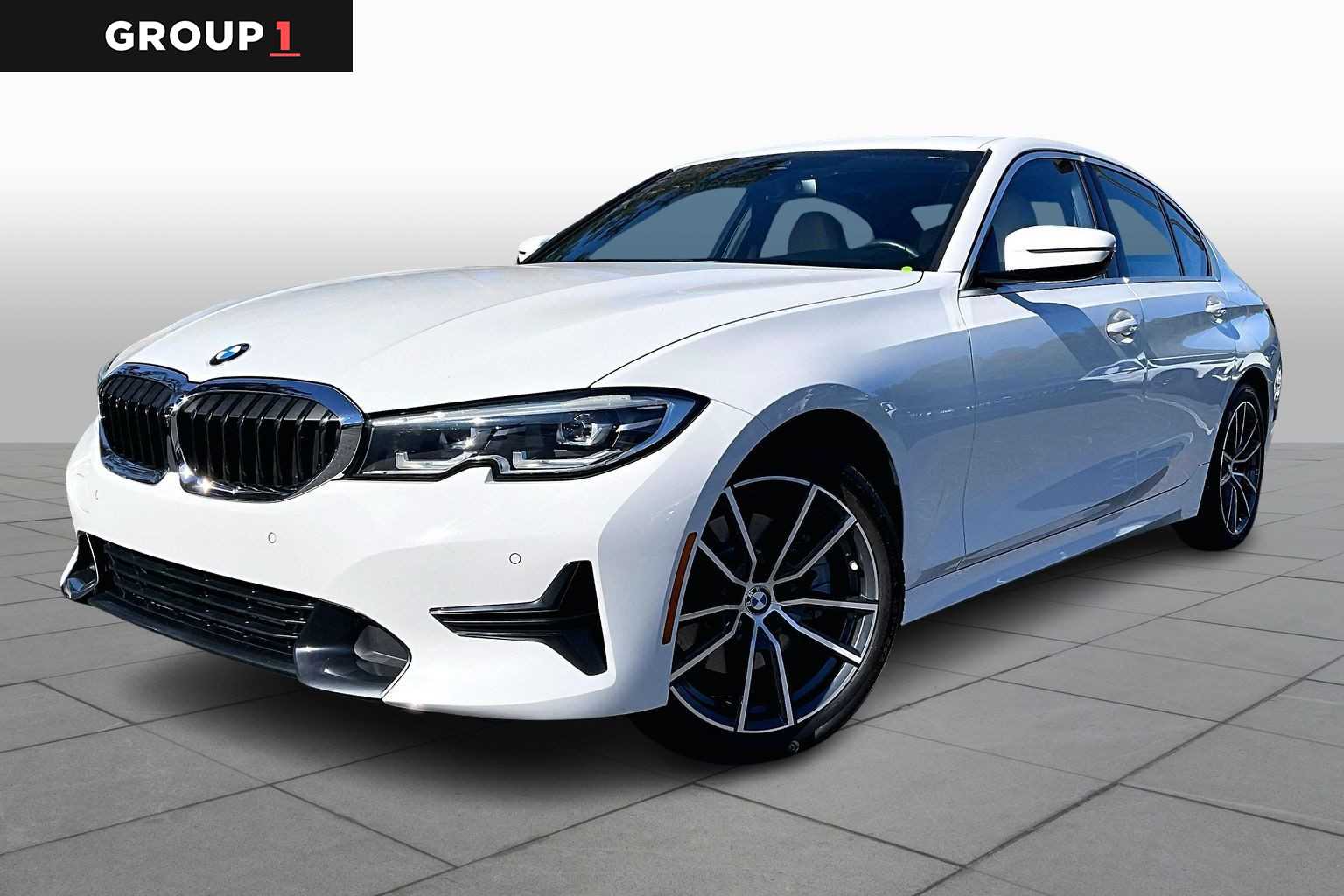 2021 BMW 3 Series 330i's photo