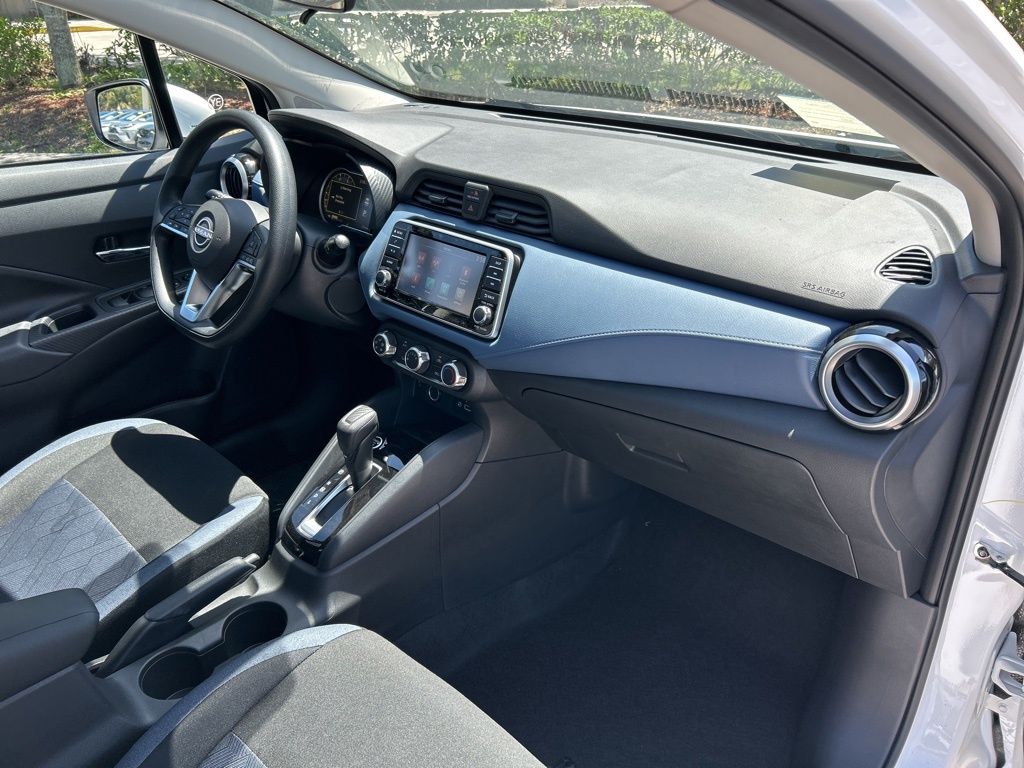 2025 Nissan Versa SV photo 30