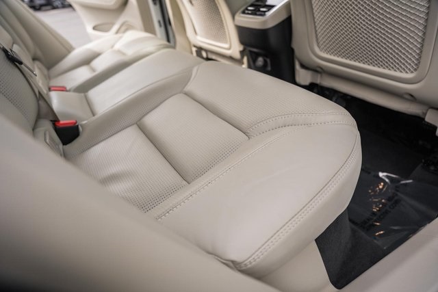 2021 Volvo XC60 Inscription photo 28