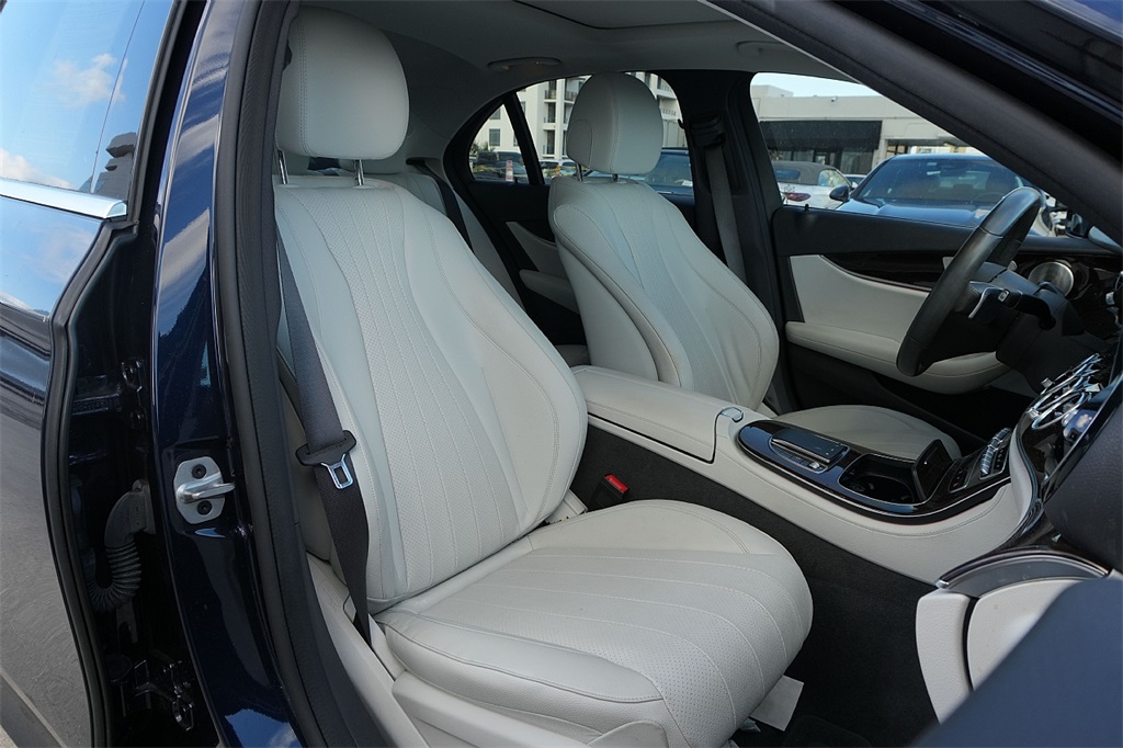 2022 Mercedes Benz E 350 photo 6