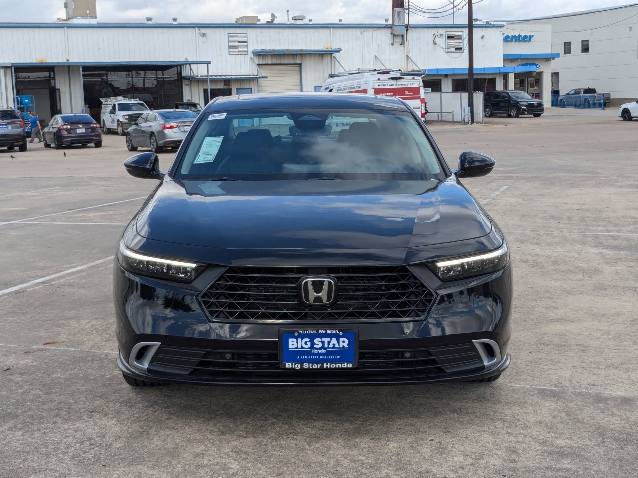 2025 Honda Accord Hybrid Touring photo 9