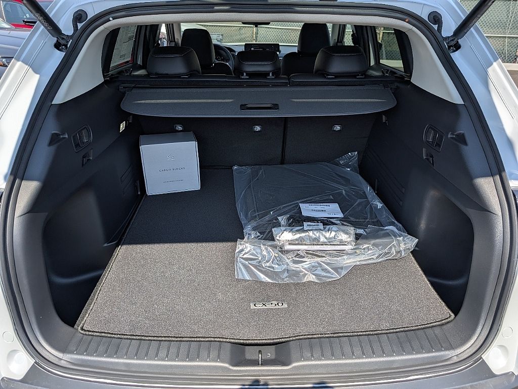 2025 Mazda CX-50 2.5 S Preferred photo 4