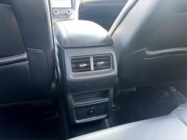 2022 Ford Edge SEL photo 27