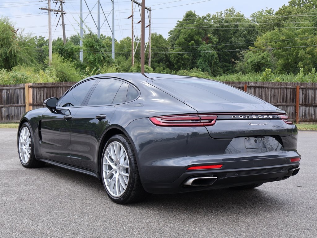 2018 Porsche Panamera Base 4 photo 3