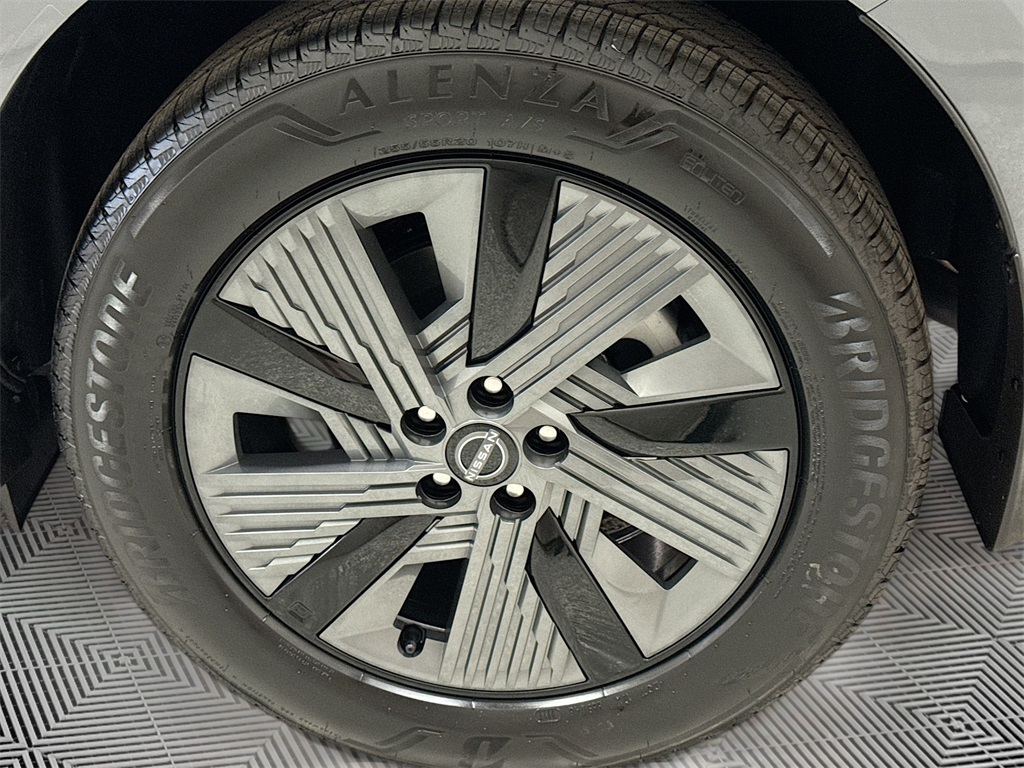 2025 Nissan Murano SL photo 18