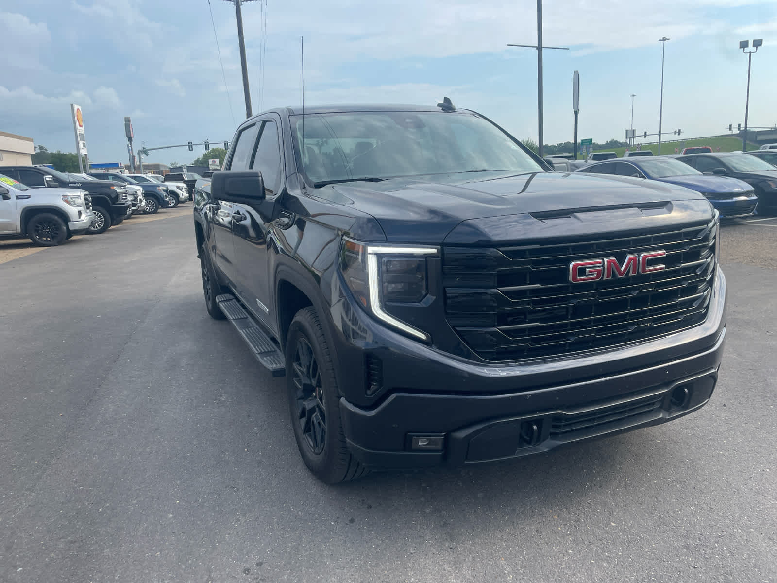 2024 GMC Sierra 1500 Elevation's photo