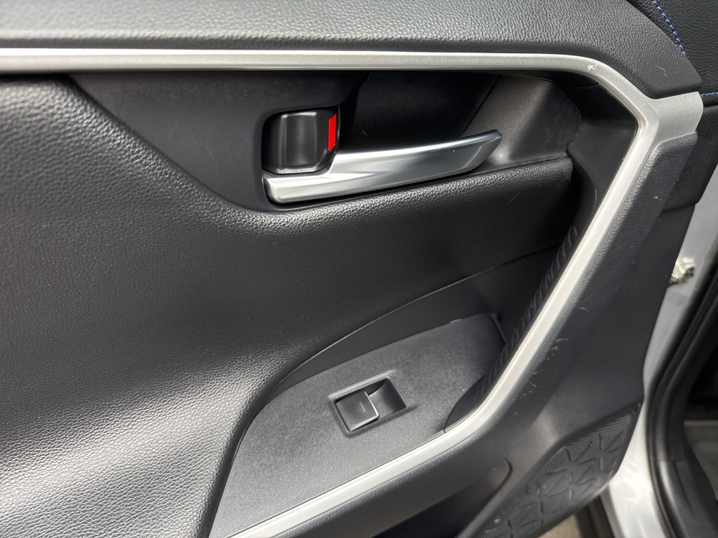 2022 Toyota RAV4 Hybrid XSE photo 14