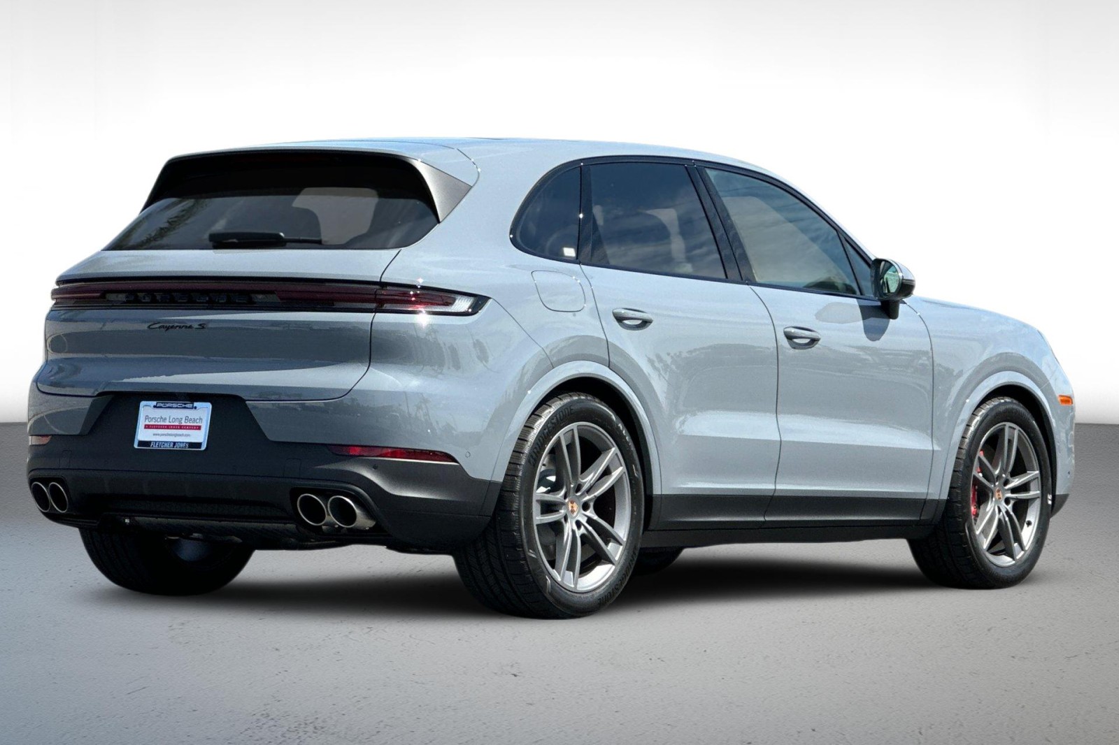 2026 Porsche Cayenne S photo 9