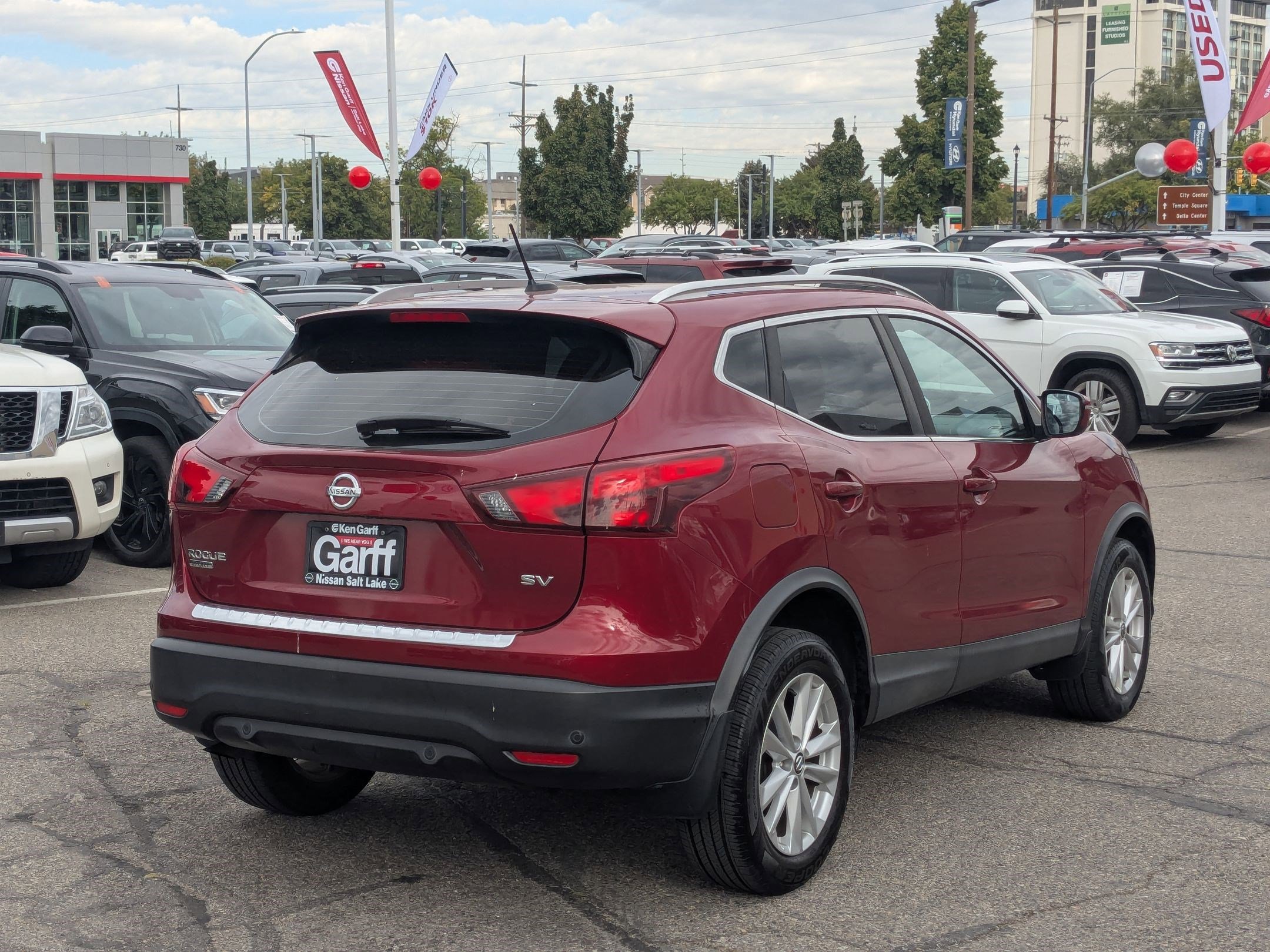 2019 Nissan Rogue Sport SV photo 3