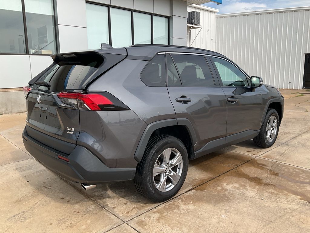 2022 Toyota RAV4 XLE photo 13