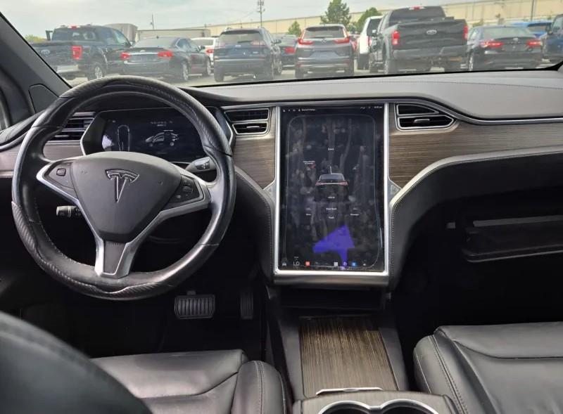 2016 Tesla Model X photo 5