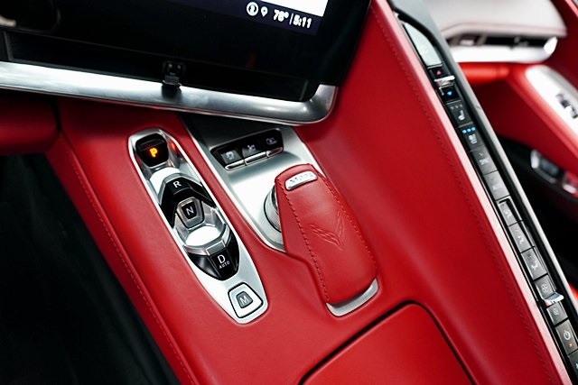 Used 2021 White Chevrolet Stingray image 31